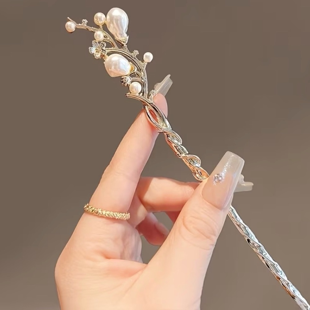 Silver Pearl Hair Accessory